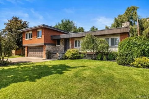 71 Brookedge Dr, Amherst, NY 14221