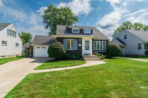 30 Mayfair Ln, Tonawanda, NY 14150