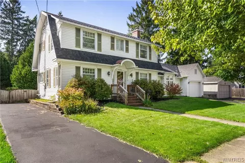 17 S Maple St, Warsaw, NY 14569