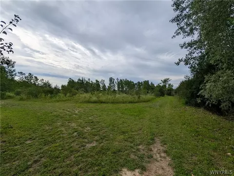 9375 Martin Rd, Clarence, NY 14032