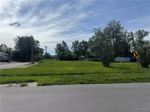 9 Drake Dr, Cheektowaga, NY 14225