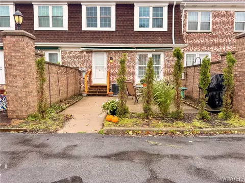 50 Carriage Dr #6, Orchard Park, NY 14127