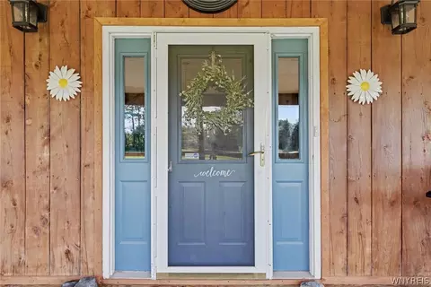 Entry Way - 9165 Point Peter Rd, Persia, NY 14070 photo 1 of 7
