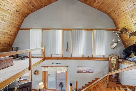 Entry Way - 9165 Point Peter Rd, Persia, NY 14070 photo 5 of 7
