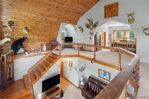 Entry Way - 9165 Point Peter Rd, Persia, NY 14070 photo 4 of 7