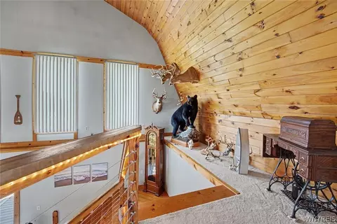 Entry Way - 9165 Point Peter Rd, Persia, NY 14070 photo 3 of 7