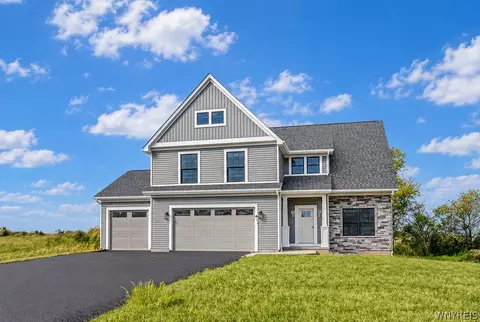 5112 Kandefers Trl, Clarence, NY 14221