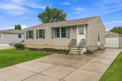 28 S Seine Dr, Cheektowaga, NY 14227