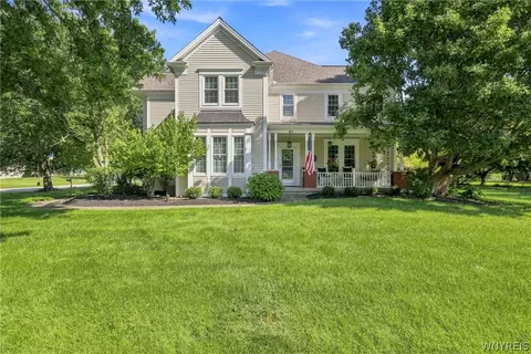 41 Silent Meadow Ln, Orchard Park, NY 14127