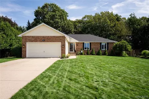 8959 Candlewood Ln, Clarence Center, NY 14032