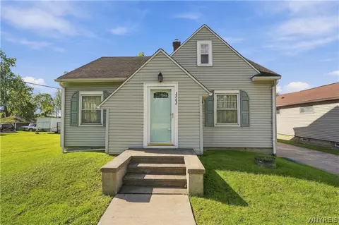 2262 River Rd, Wheatfield, NY 14304