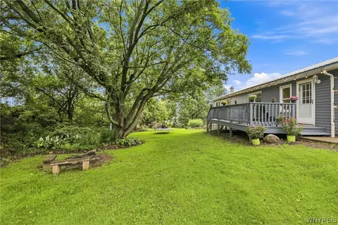 Exterior - 1582 Torrey Hill Rd, Java, NY 14082 photo 4 of 8