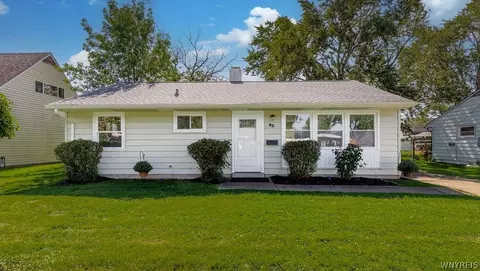 82 Riverdale Dr, Grand Island, NY 14072
