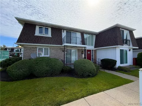61 Georgian Apt 2 Ln # C, Amherst, NY 14221