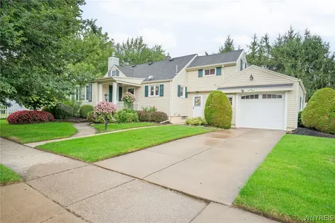 94 Fairvale Dr, Cheektowaga, NY 14225