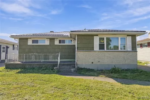 81 Poinciana Pkwy, Cheektowaga, NY 14225