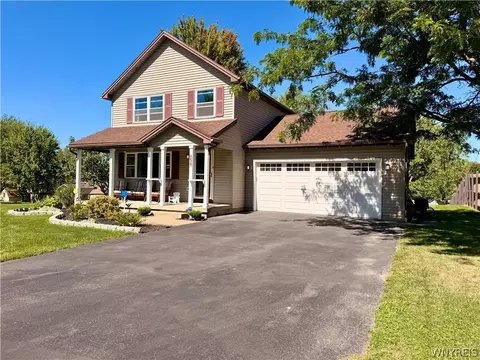 658 Hartley Dr, Evans, NY 14006
