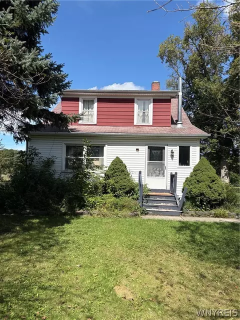 6910 W Britton Dr, Niagara, NY 14305