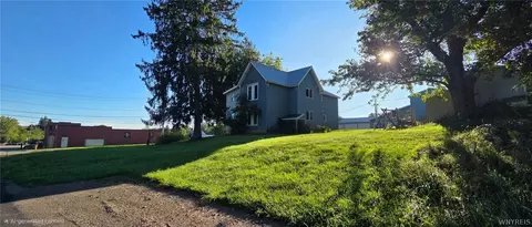 56 Carolina St, Springville, NY 14141