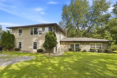 1153 Boncliff Dr, Alden, NY 14004