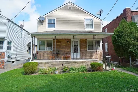 2494 Grand Ave, Niagara Falls, NY 14301