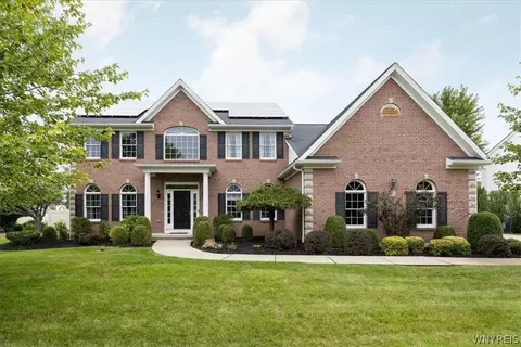 115 Via Foresta Ln, Amherst, NY 14221