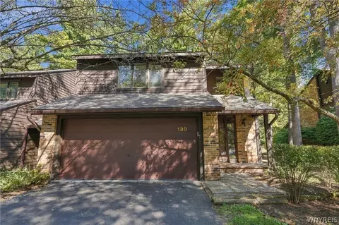 130 Breezewood, East Amherst, NY 14051