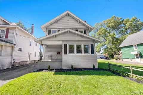 216 79th St, Niagara Falls, NY 14304