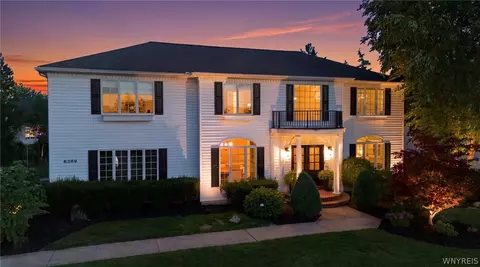 6369 Cloverleaf Cir, East Amherst, NY 14051