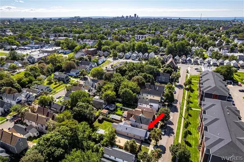 View/Area - 51 Danforth St, Buffalo, NY 14213 photo 2 of 5