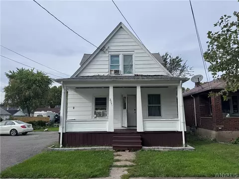 2758 Falls St, Niagara Falls, NY 14303