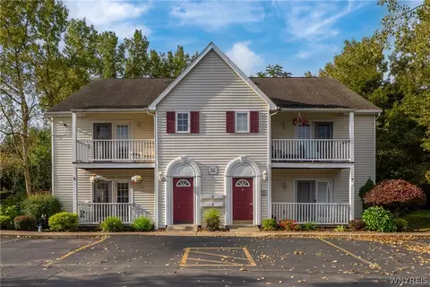 32 Brookfield Ln #3, Cheektowaga, NY 14227