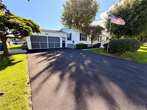 6214 Bayview Sta, Newfane, NY 14108