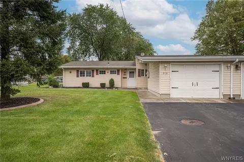 218 Beckwith Ave, Niagara, NY 14304
