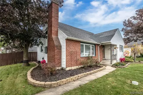 Exterior - 282 Longnecker St, Buffalo, NY 14206 photo 2 of 12