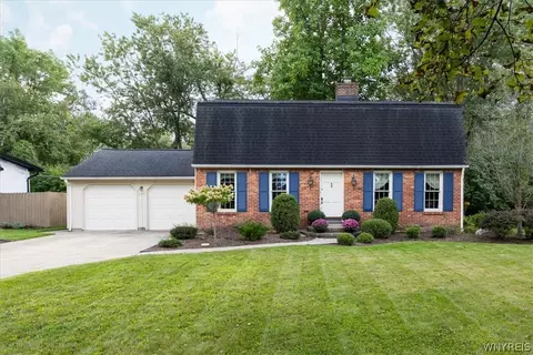 171 Halwill Dr, Amherst, NY 14226
