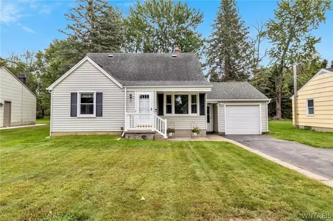 83 Brentwood Dr, North Tonawanda, NY 14120