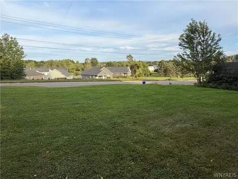 6316 Mckinley Pkwy, Hamburg, NY 14075