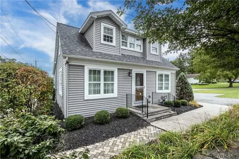 5105 Townline Rd, Cambria, NY 14132