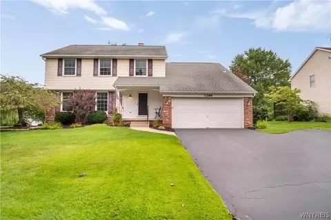 1266 Warren Dr, Aurora, NY 14052