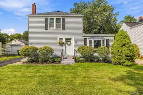 462 75th St, Niagara Falls, NY 14304