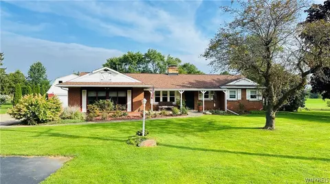2509 Moore Rd, Ransomville, NY 14131