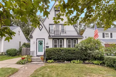 60 Windermere Blvd, Amherst, NY 14226