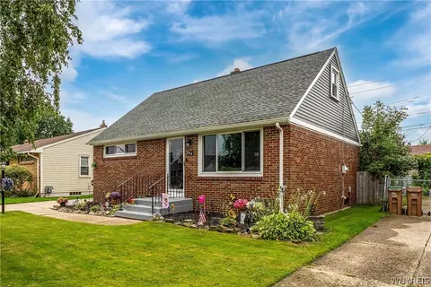 266 N Pleasant Pkwy, Cheektowaga, NY 14206