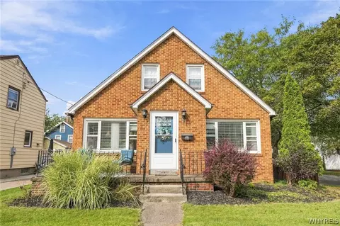 44 Marquette Ave, Kenmore, NY 14217
