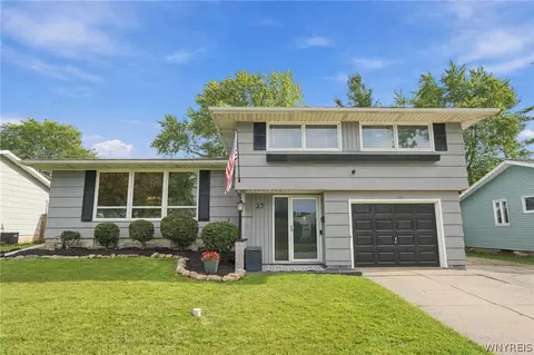 23 Broadmoor Dr, Tonawanda, NY 14150