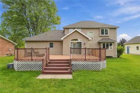 Exterior - 44 E Home Rd, Bowmansville, NY 14026 photo 5 of 10