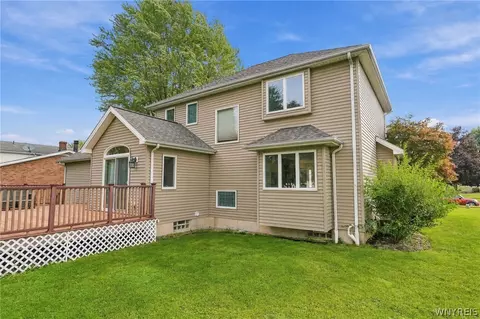 Exterior - 44 E Home Rd, Bowmansville, NY 14026 photo 4 of 10