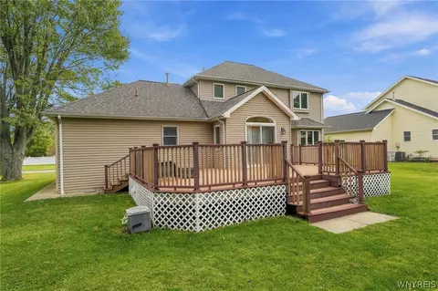Exterior - 44 E Home Rd, Bowmansville, NY 14026 photo 6 of 10