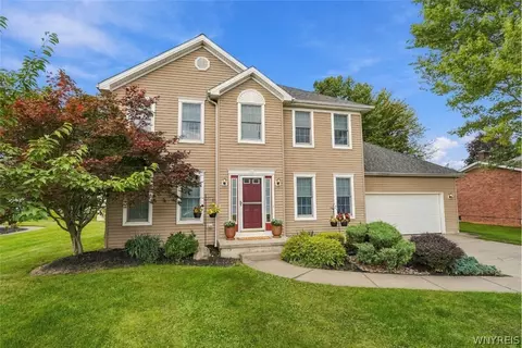 44 E Home Rd, Bowmansville, NY 14026